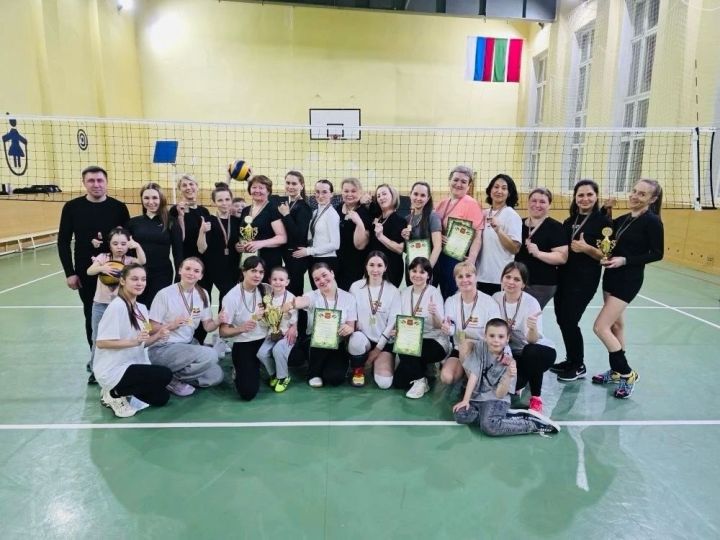 Определены победители XX Спартакиады работников Мамадыша по волейболу