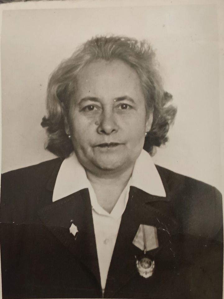 История учительницы, которую 27 учеников не забыли спустя 50 лет