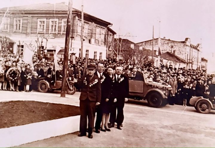 Как зажигали Вечный огонь в Мамадыше: уникальные фото 1970 года