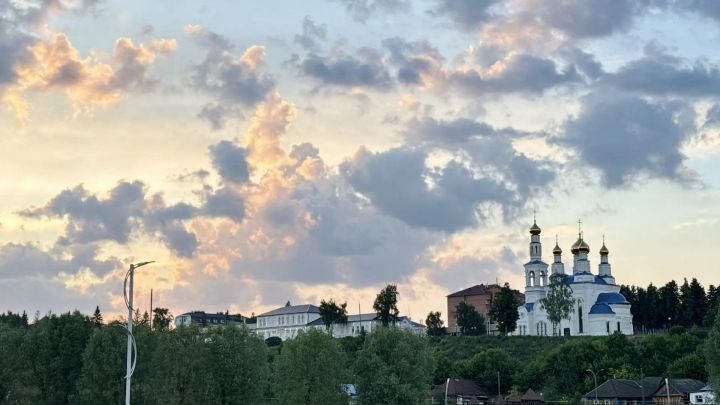 Татарстанда боз, яшен һәм көчле җил көтелү турында кисәттеләр