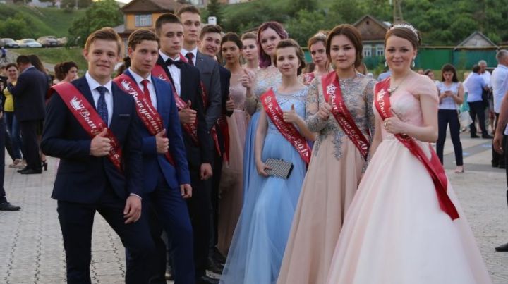 Последний звонок и выпускной в 2026 году: официальные даты, образы и идеи