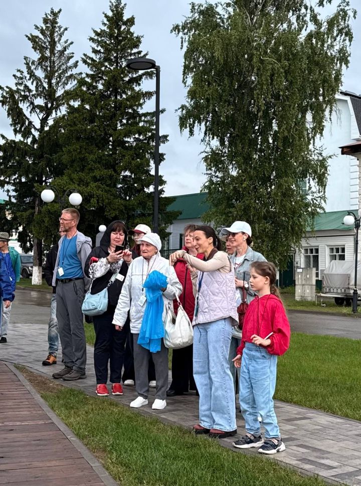 Мамадыш встретил гостей с теплохода «Борис Полевой»