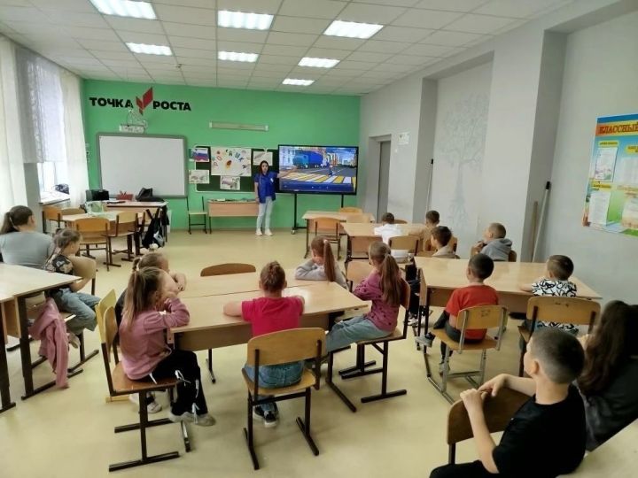 В Мамадыше автоинспекторы провели для детей «Дорожную Азбуку»