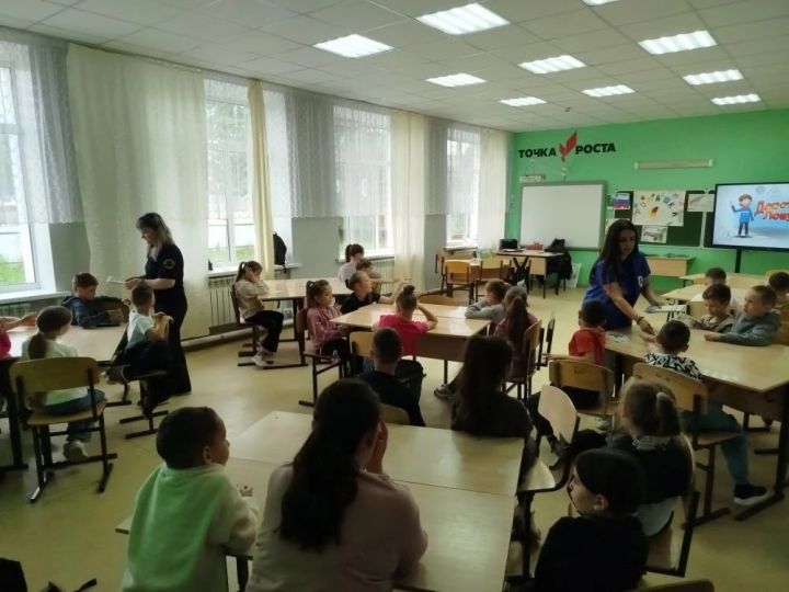 В Мамадыше автоинспекторы провели для детей «Дорожную Азбуку»
