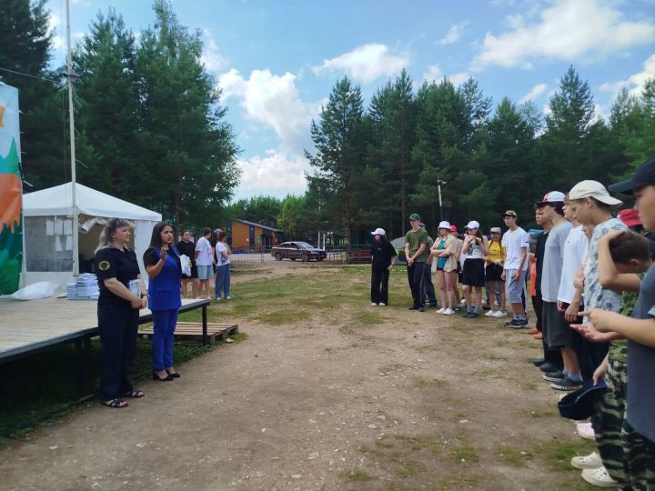 В Мамадыше сотрудники ГБУ «БДД» провели урок безопасности в «Молодай гвардии»
