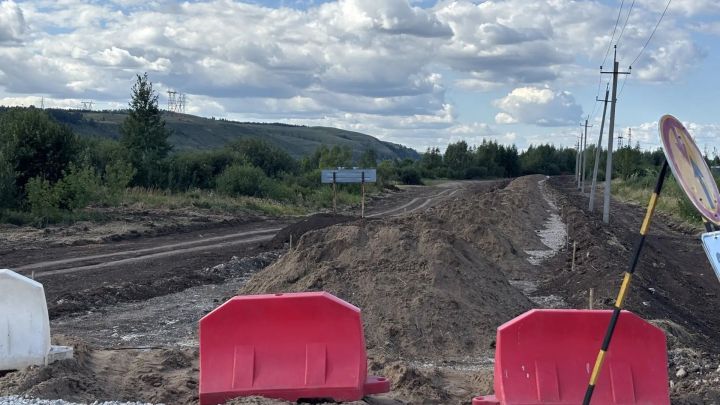 В поселке Закамский Мамадышского района начался долгожданный ремонт дороги