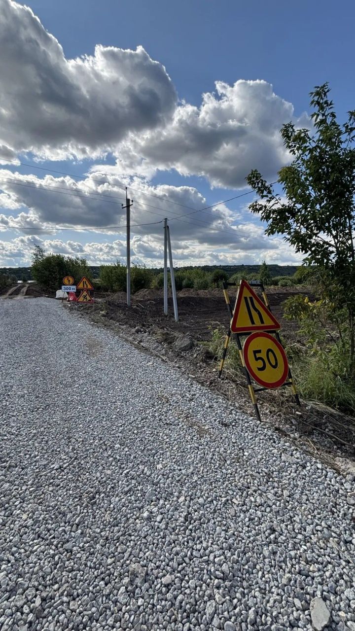 В поселке Закамский Мамадышского района начался долгожданный ремонт дороги