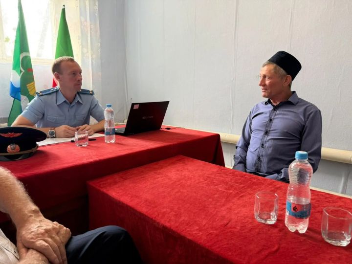 Прокурор Мамадышского района провёл выездной приём в Малокирменском поселении