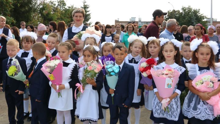 Собраны лучшие способы поздравить ребёнка и педагога в День знаний