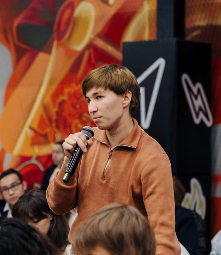 Компьютерный гений из Мамадыша: как 21-летний педагог попал на разговор с Раисом